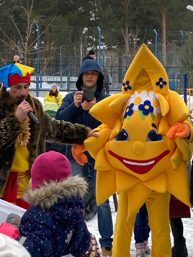 14 марта во дворе дома на улице Панфилова д.15-17 прошли Масленичные гуляния